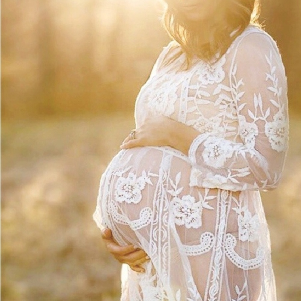 Boho Lace Photoshoot Maternity Dress - Picture 2 of 8